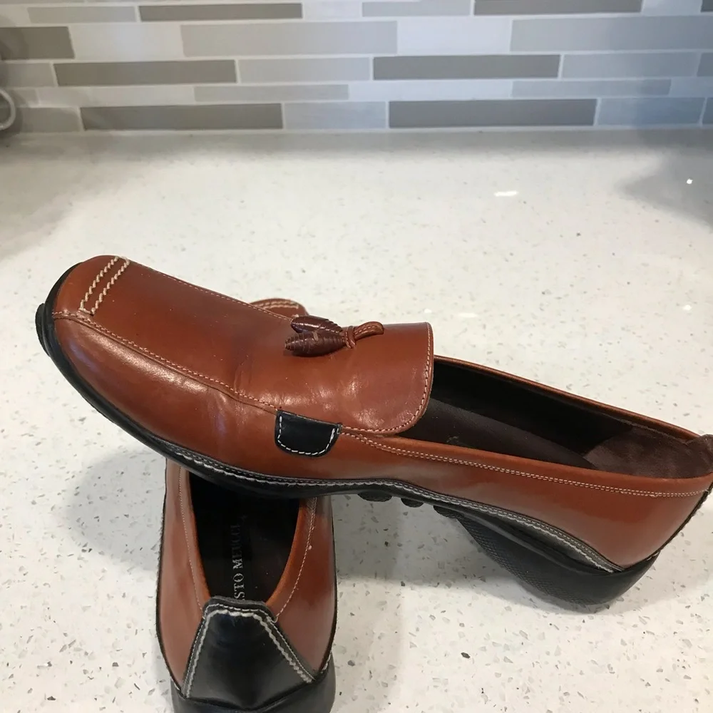 Sesto Meucci two tone leather loafer 7.5M